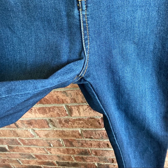 { FASHION NOVA } Dark Wash Classic High Waist Skinny Jeans - Picture 5 of 10